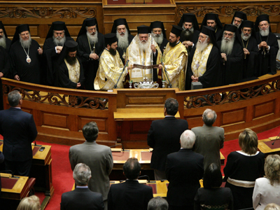 Καλή χρονιά και ο Θεός βοηθός, βουλευτές μας